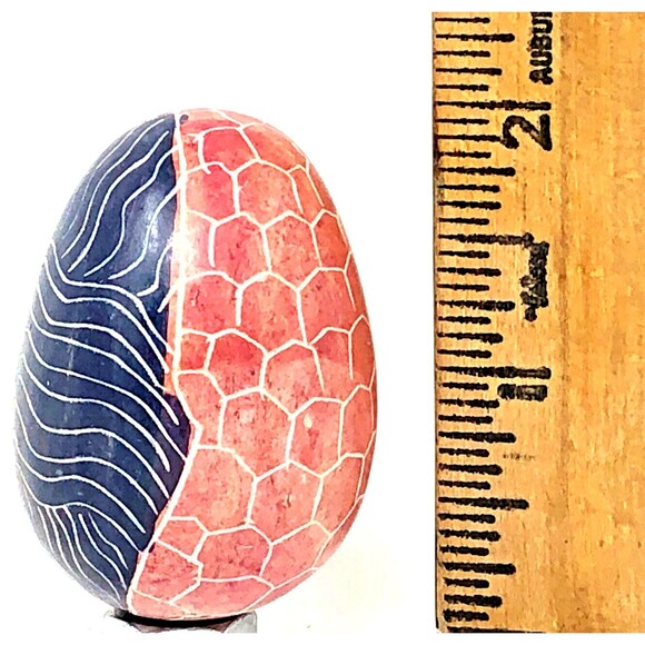 Handcrafted Kenya Pink Black Soapstone Egg Hand Carved & Painted - Picture 6 of 9